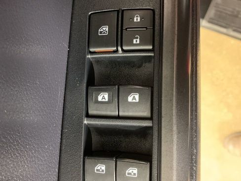 Used 2020 Toyota Tacoma TRD Sport image 17