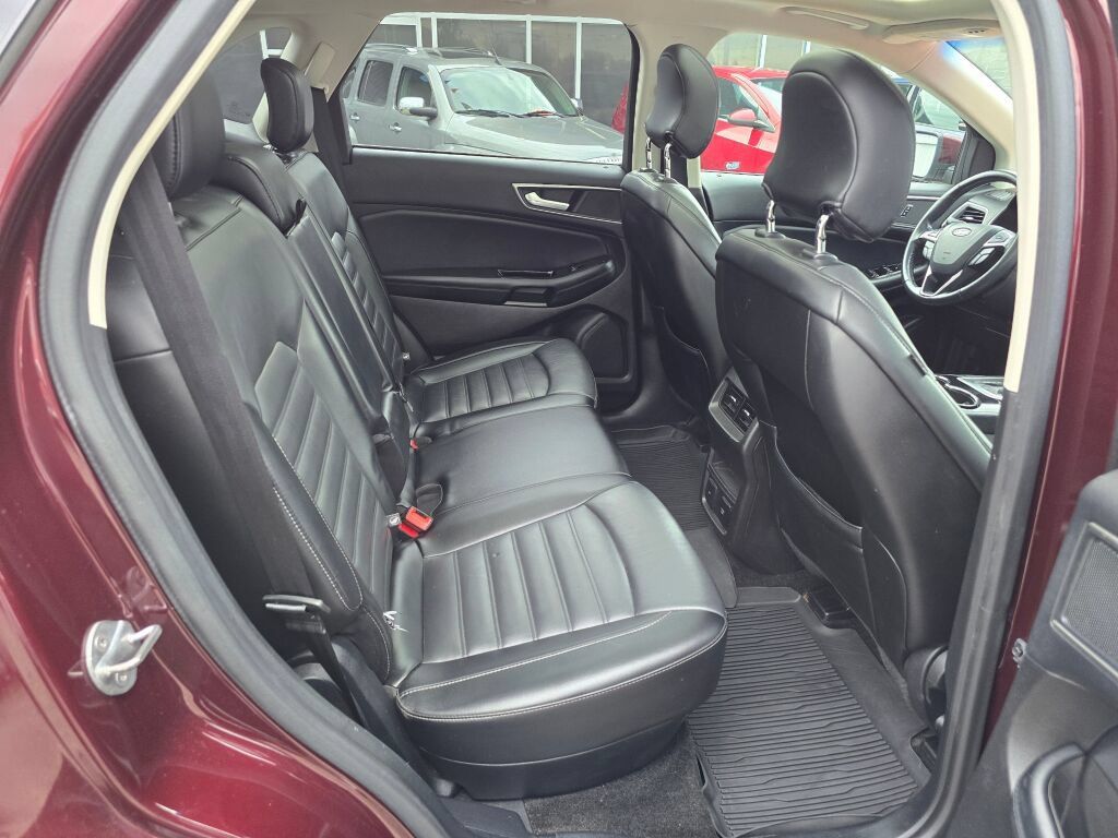 Used 2017 Ford Edge SEL w/ Equipment Group 201A AWD/4WD image 12