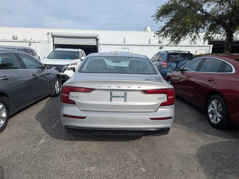 Used 2024 Volvo S60 B5 Plus image 3