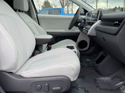 Used 2024 Hyundai Ioniq 5 Limited image 19