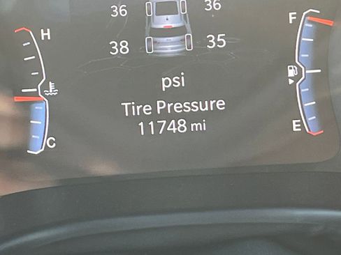 Used 2025 Jeep Compass Limited image 40