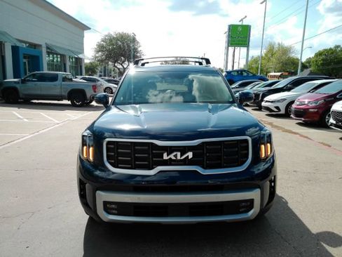 Used 2024 Kia Telluride SX w/ Towing Package image 2