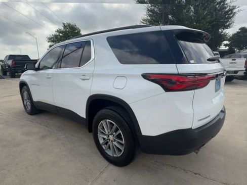 Used 2023 Chevrolet Traverse LT FWD image 6
