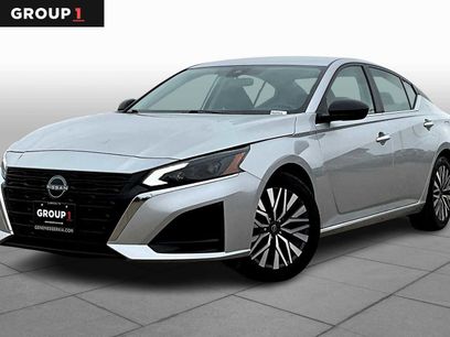 Used 2024 Nissan Altima 2.5 SV