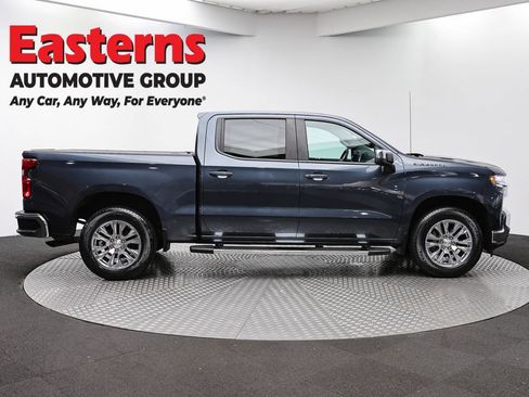 Used 2020 Chevrolet Silverado 1500 LT w/ Convenience Package AWD/4WD image 3