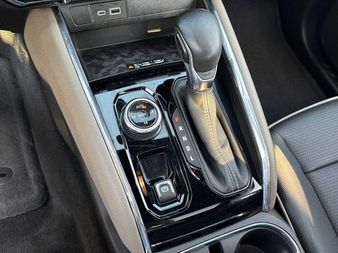 Used 2023 GMC Canyon Denali AWD/4WD image 9