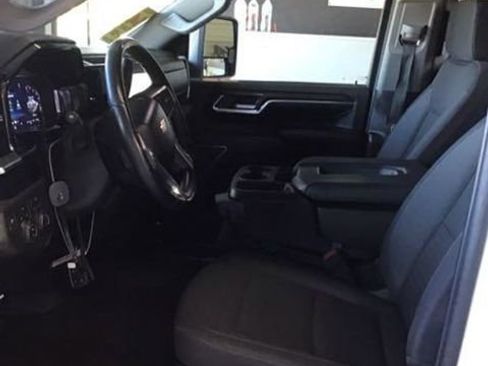 Used 2024 Chevrolet Silverado 2500 LT image 16