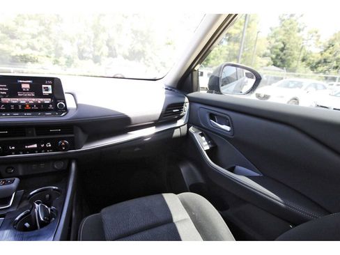 Used 2026 Nissan Rogue SV FWD image 8