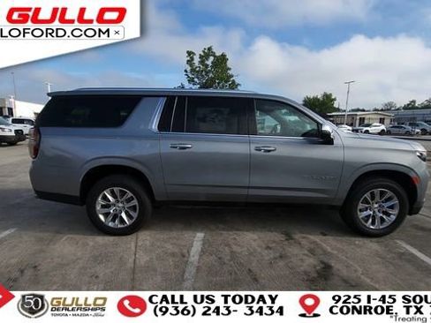Used 2023 Chevrolet Suburban Premier image 9