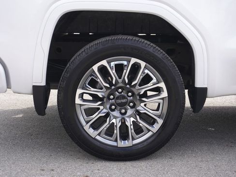 Used 2024 GMC Sierra 1500 Denali Ultimate AWD/4WD image 12