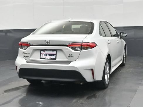 Used 2026 Toyota Corolla LE w/ LE Premium Package AWD/4WD image 2