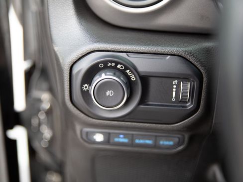 Used 2023 Jeep Wrangler Unlimited w/ Cold Weather Group AWD/4WD image 17
