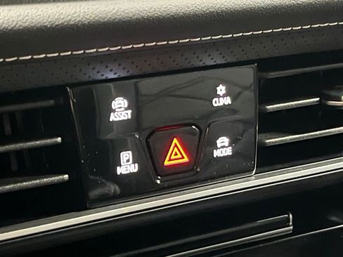 New 2026 Volkswagen Atlas Cross Sport SE image 11