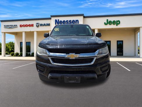 Used 2019 Chevrolet Colorado W/T RWD image 2