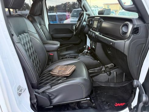 Used 2018 Jeep Wrangler Unlimited Sport AWD/4WD image 11