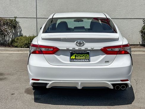Used 2018 Toyota Camry SE FWD image 7