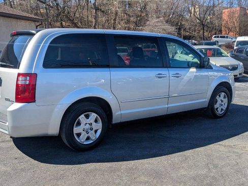 Used 2010 Dodge Grand Caravan SE w/ Climate Group image 6