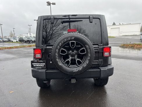 Used 2018 Jeep Wrangler Unlimited Sahara image 6