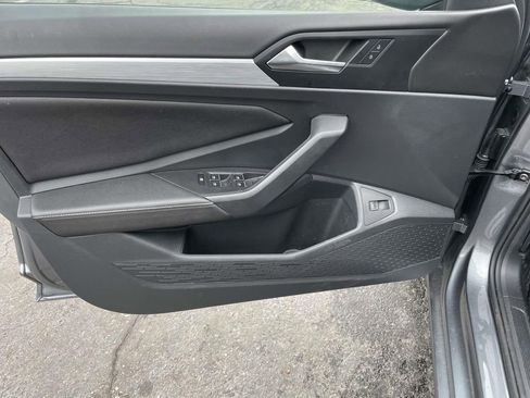 Used 2025 Volkswagen Jetta S image 27