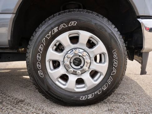 Used 2024 Ford F250 XLT image 32