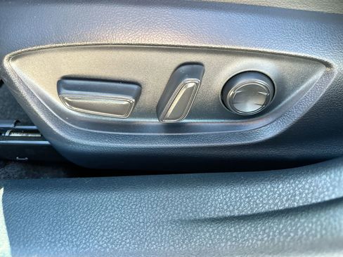 Used 2023 Toyota Camry SE image 12