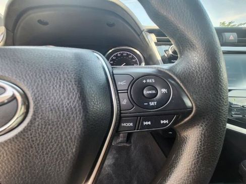 Used 2020 Toyota Camry LE w/ Convenience Package FWD image 14