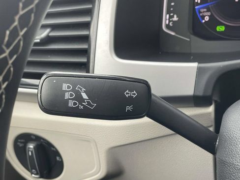 Certified 2022 Volkswagen Atlas SE FWD image 29