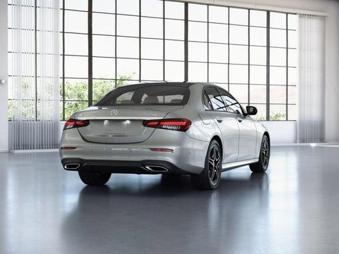 Certified 2022 Mercedes-Benz E 350 4MATIC Sedan image 24