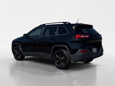 Used 2017 Jeep Cherokee Limited AWD/4WD image 4
