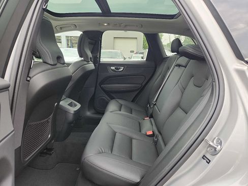 Certified 2024 Volvo XC60 B5 Plus w/ Climate Package AWD/4WD image 10
