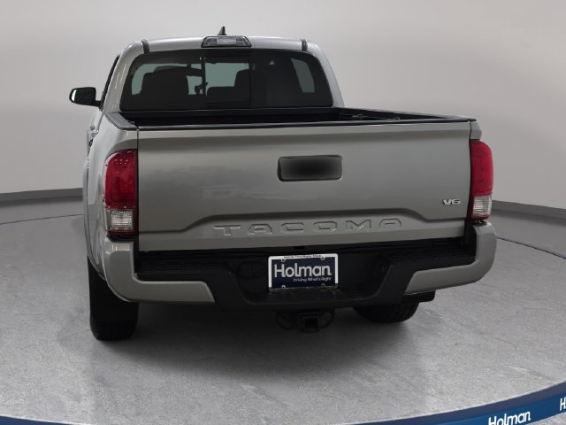 Used 2017 Toyota Tacoma TRD Sport w/ Tow Package (A/T) AWD/4WD image 7