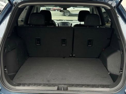 Used 2023 Chevrolet Equinox LT w/ Driver Convenience Package image 11