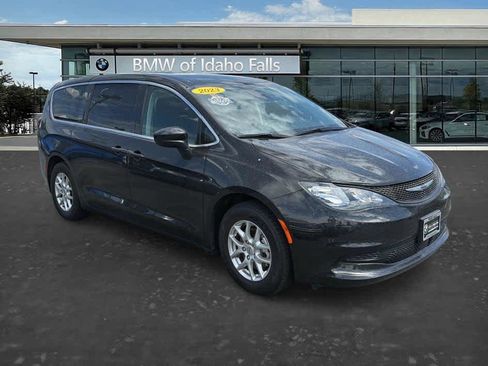Used 2023 Chrysler Voyager LX FWD image 1