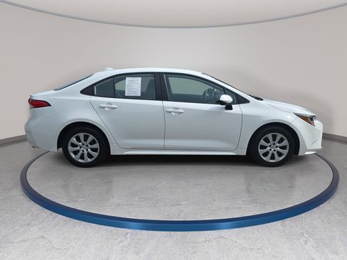 Used 2024 Toyota Corolla LE image 4