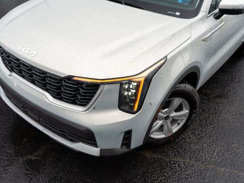 New 2026 Kia Sorento LX FWD image 2