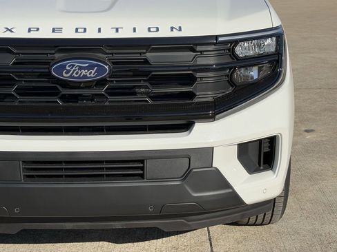 New 2025 Ford Expedition Active image 39