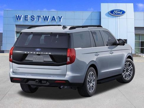 New 2025 Ford Expedition Active image 3