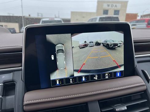 Used 2024 Chevrolet Suburban High Country image 28