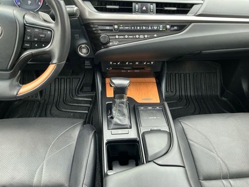 Used 2020 Lexus ES 350 350 Luxury w/ Accessory Package 2 image 12