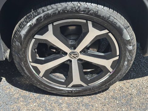 Used 2026 Volkswagen Tiguan SE AWD/4WD image 31