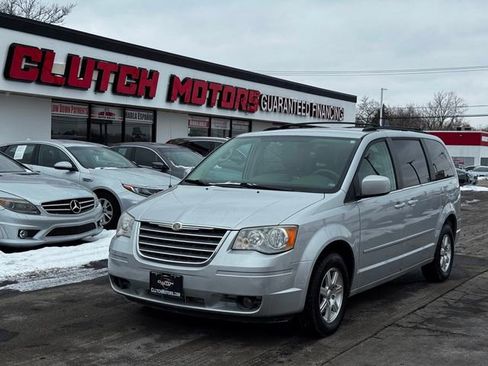 Used 2008 Chrysler Town & Country Touring w/ Flexible Seating Group image 1