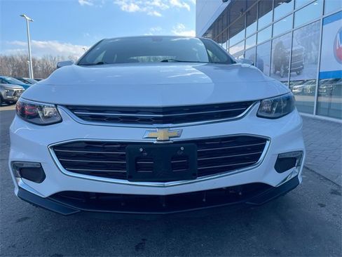 Certified 2018 Chevrolet Malibu LT image 30