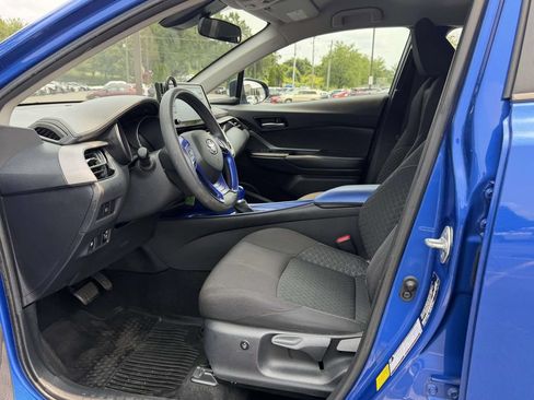 Used 2020 Toyota C-HR LE FWD image 15