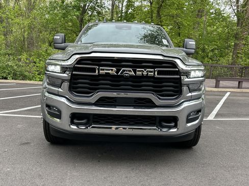New 2026 RAM 5500 4x4 Crew Cab image 18