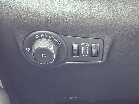 Certified 2024 Jeep Compass Limited AWD/4WD image 17