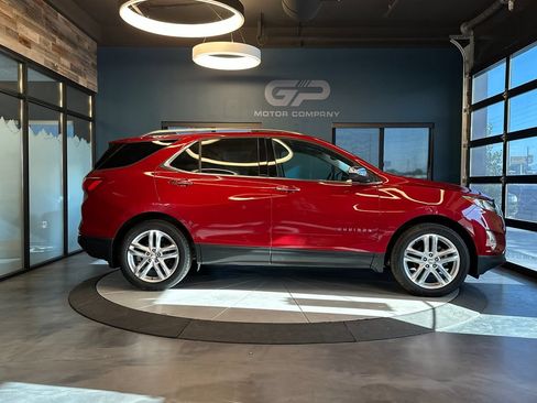Used 2018 Chevrolet Equinox Premier AWD/4WD image 2