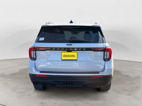 Used 2026 Ford Explorer Active AWD/4WD image 4