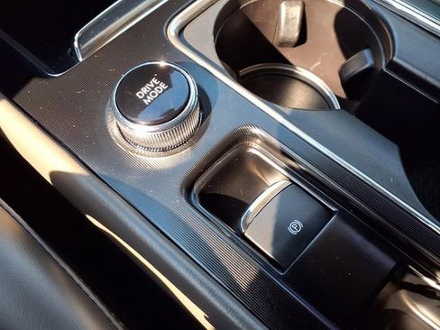 Used 2025 Lincoln Corsair FWD image 12