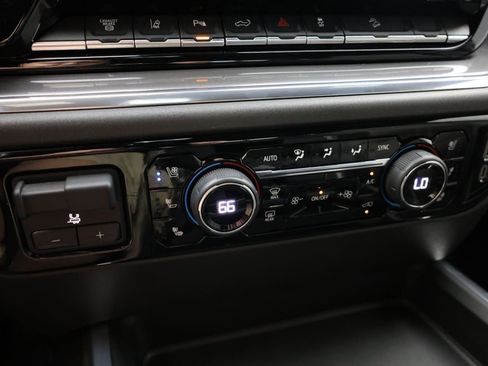 Used 2024 Chevrolet Silverado 2500 High Country w/ High Country Premium Package AWD/4WD image 32
