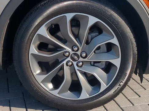 Used 2023 Lincoln Nautilus Reserve w/ Equipment Group 201A image 12